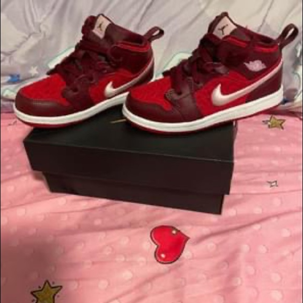 Red & Pink 1s - Picture 2 of 5